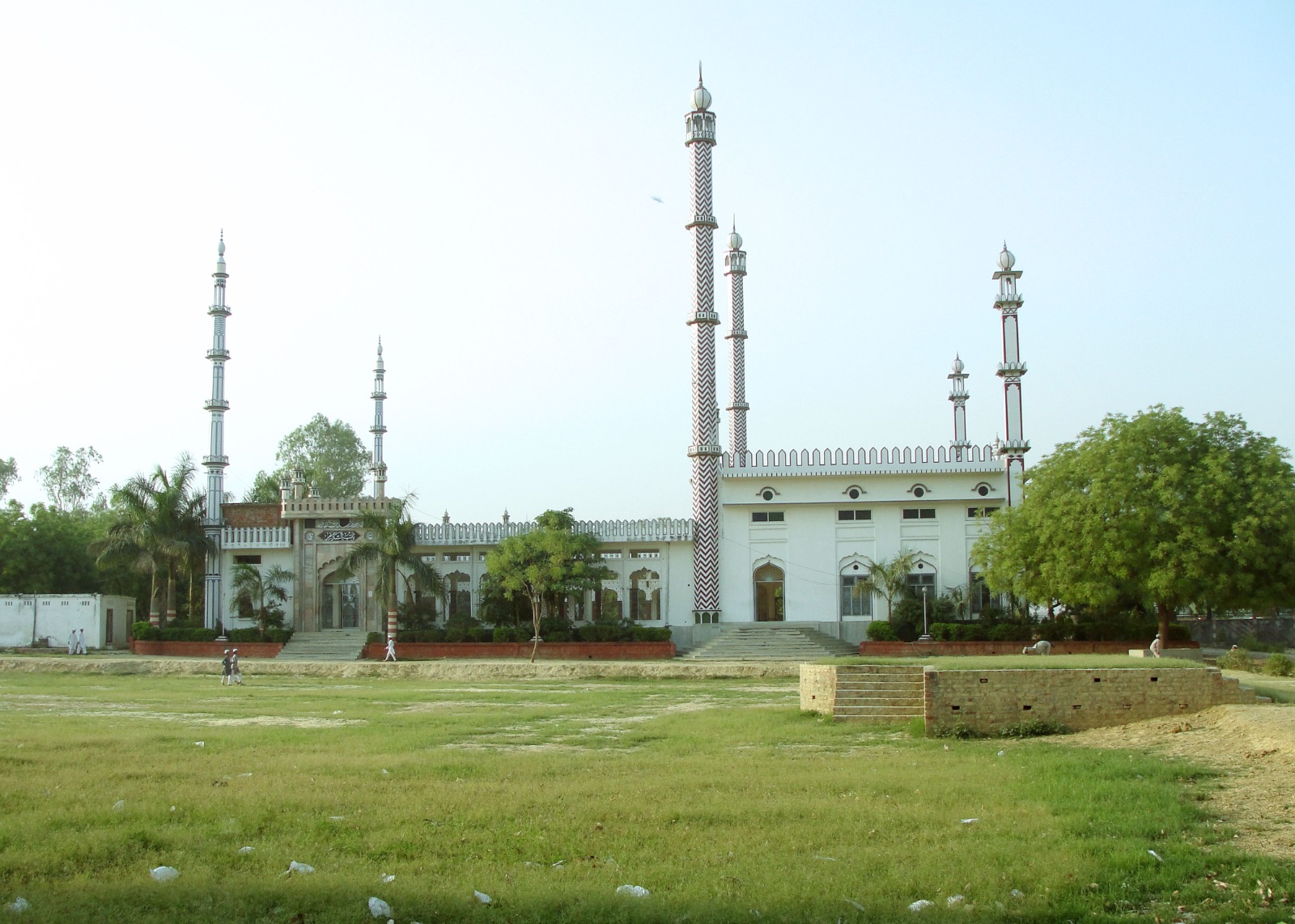JAMIYA SHARKIYA ISLAMIYA in Godhana Azamgarh